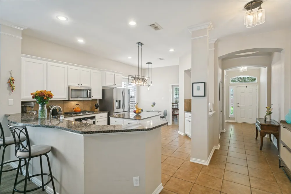 1037 Honeysuckle Grapevine, TX 76051