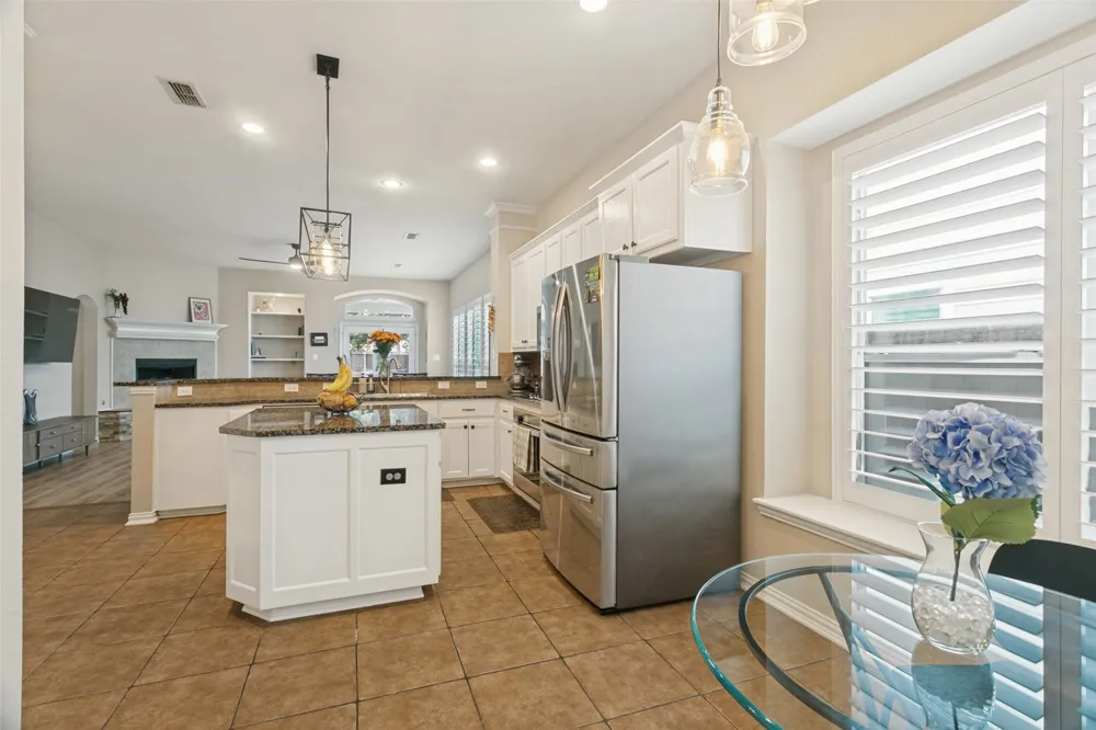 1037 Honeysuckle Grapevine, TX 76051