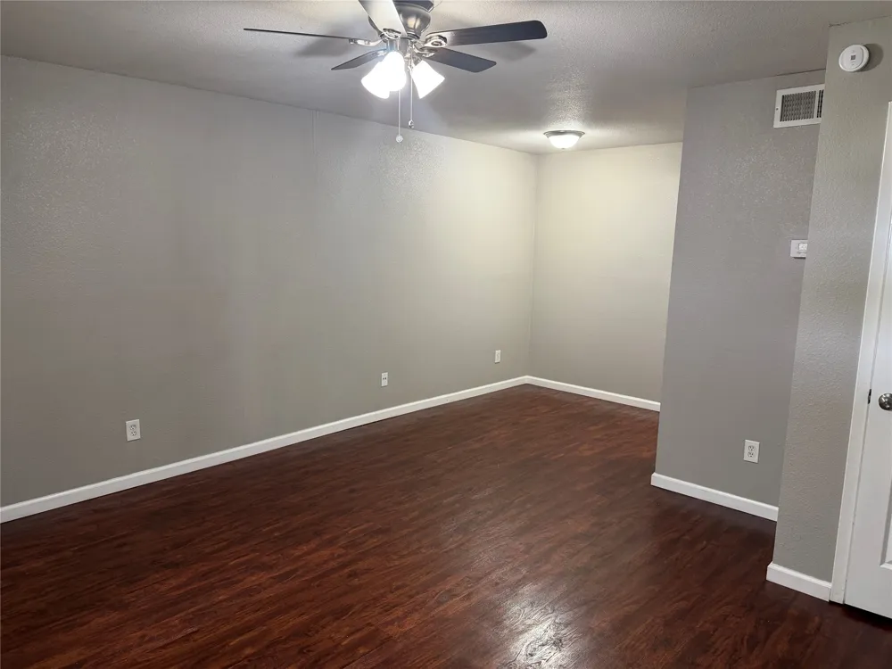 357 Newton Drive Burleson, TX 76028
