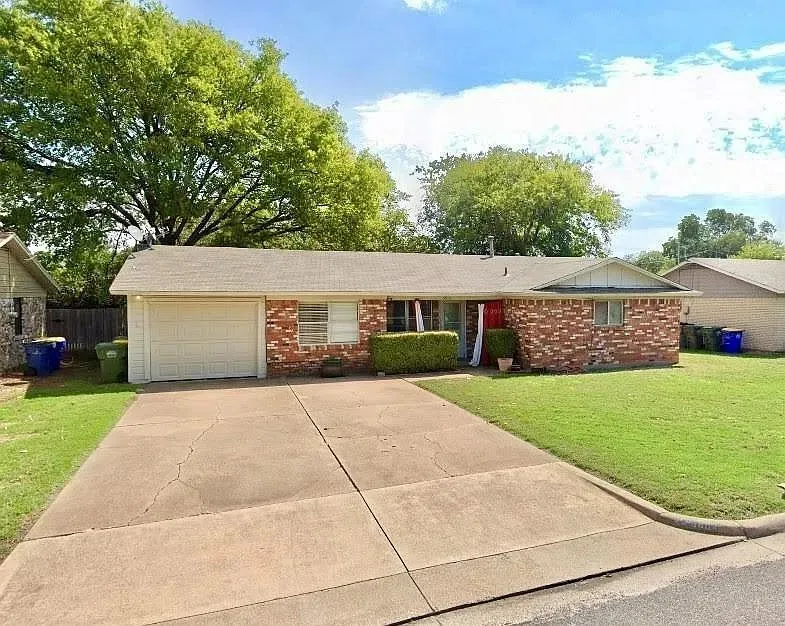 5904 Lalagray Lane Watauga, TX 76148