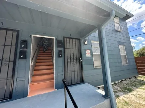 4615 Market St Street #2
