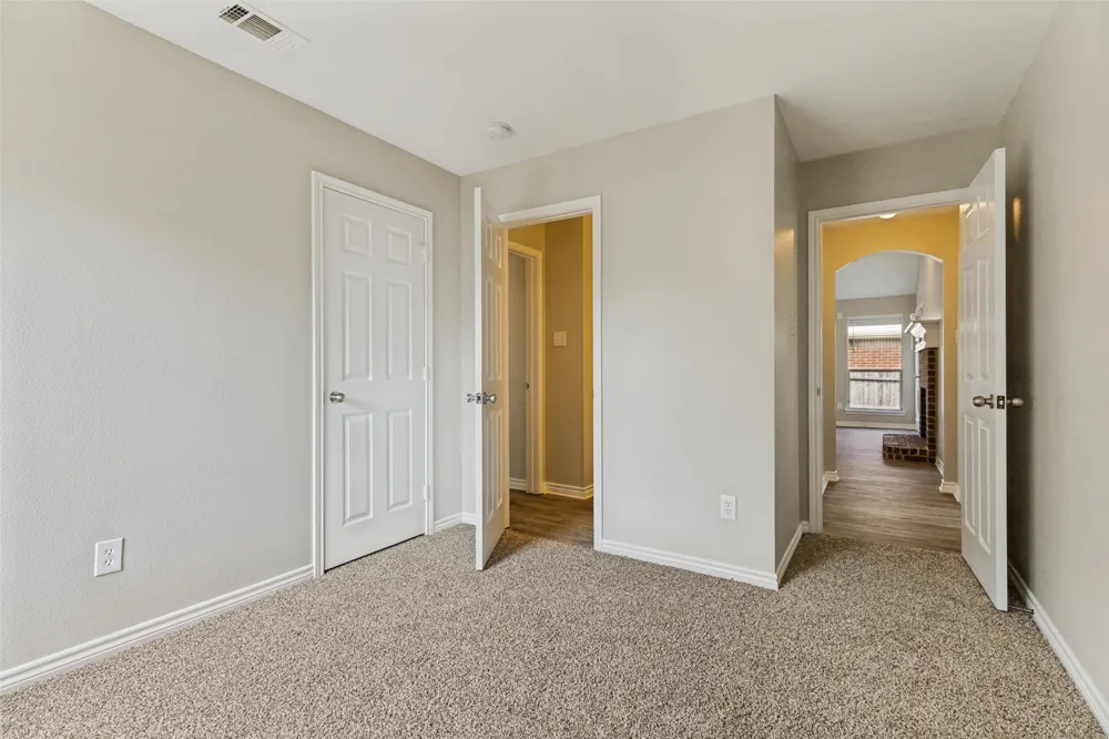 417 Brookhollow Lane Saginaw, TX 76131