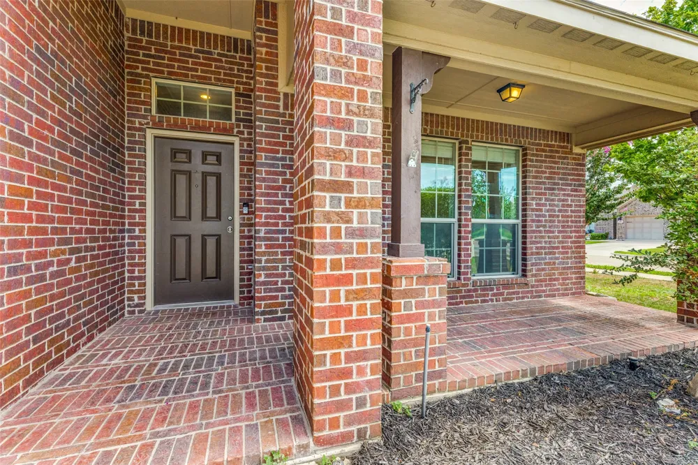 417 Brookhollow Lane Saginaw, TX 76131