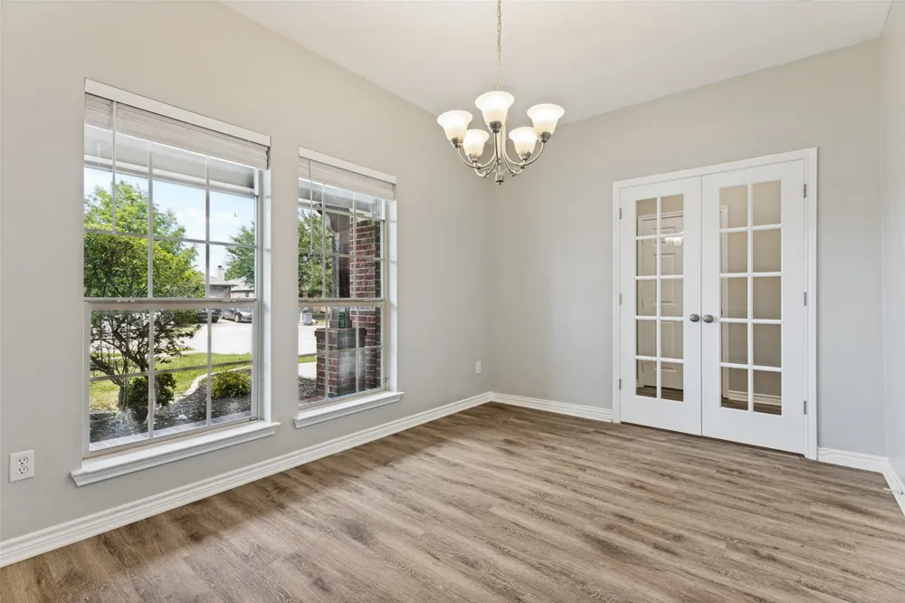 417 Brookhollow Lane Saginaw, TX 76131
