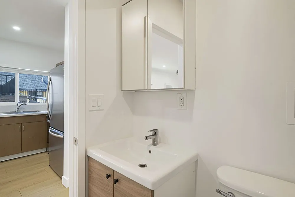 2115 Venice Boulevard Los Angeles, CA 90006