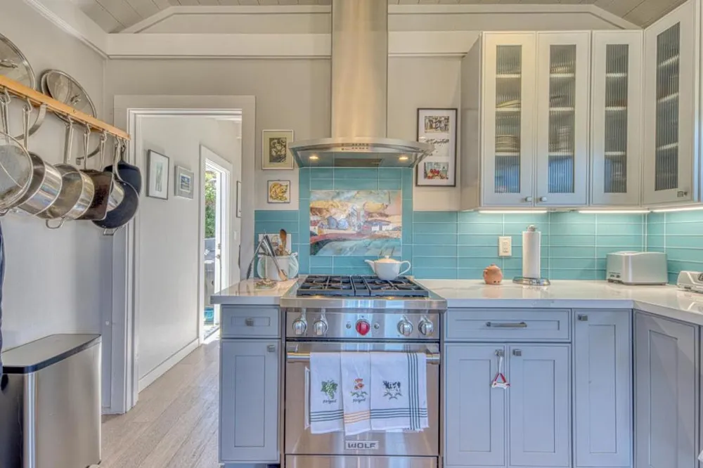 870 Doud Street Monterey, CA 93940