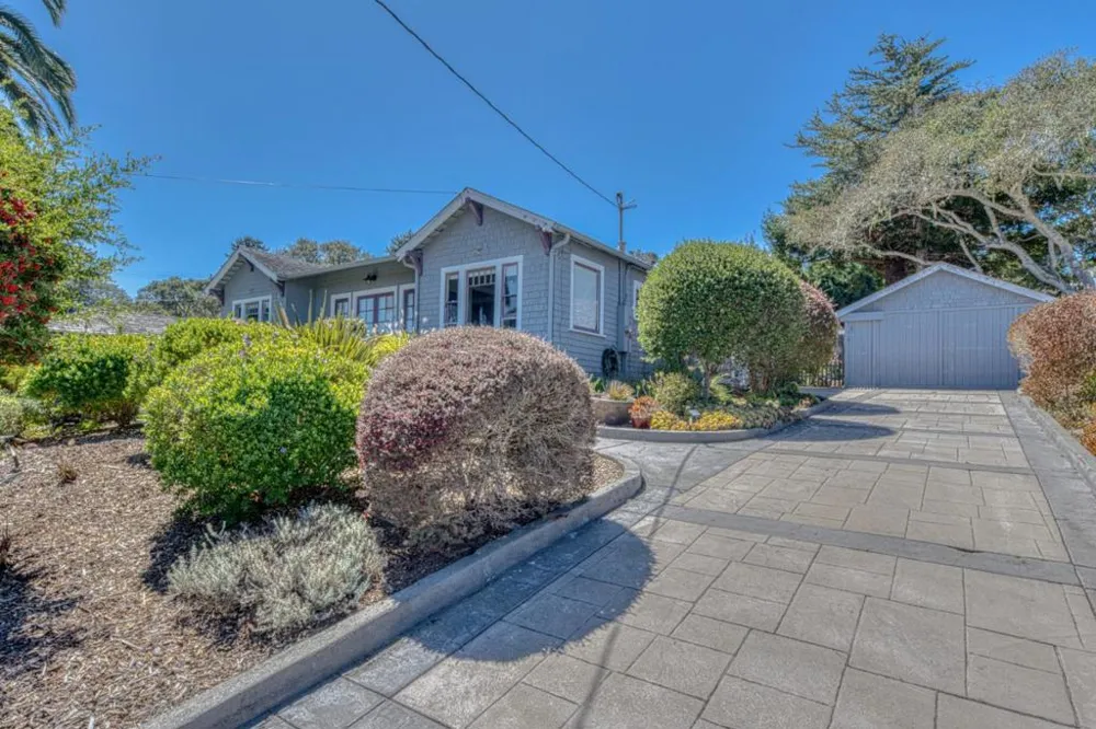 870 Doud Street Monterey, CA 93940