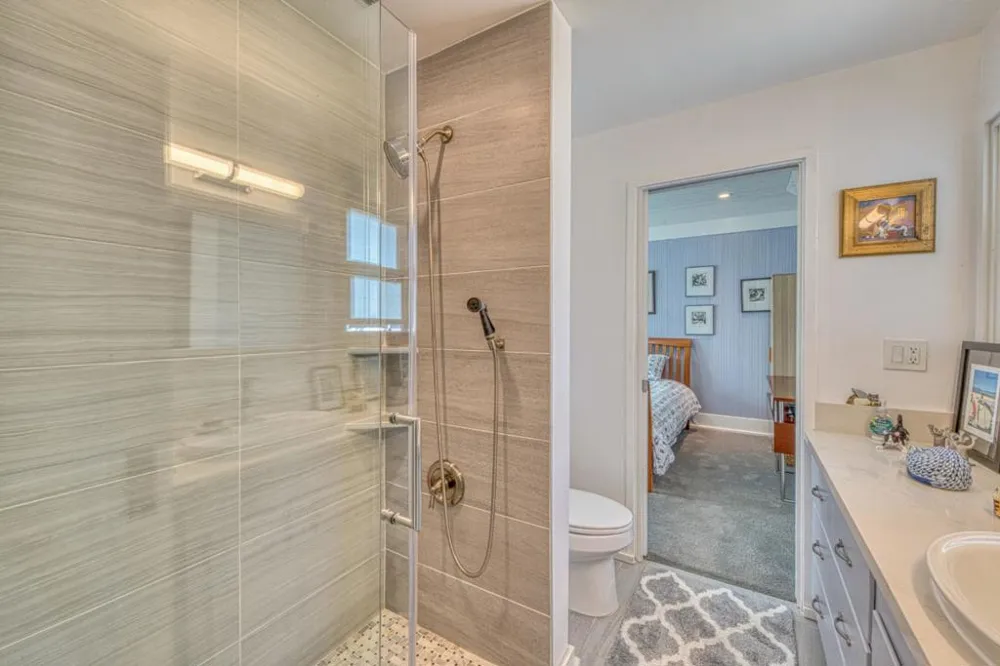 870 Doud Street Monterey, CA 93940