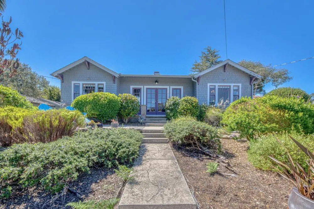 870 Doud Street Monterey, CA 93940