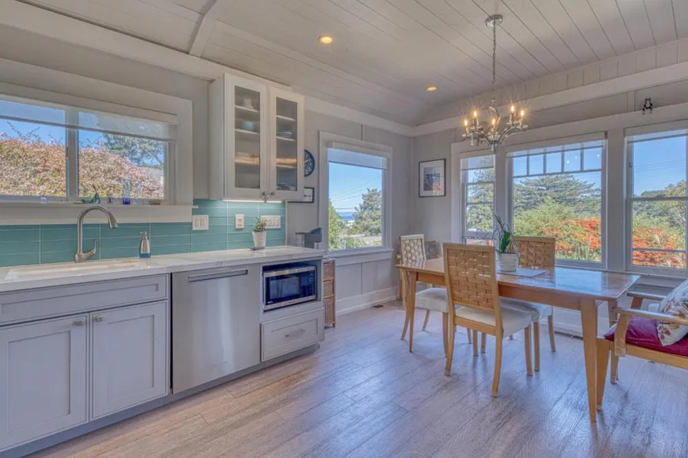 870 Doud Street Monterey, CA 93940