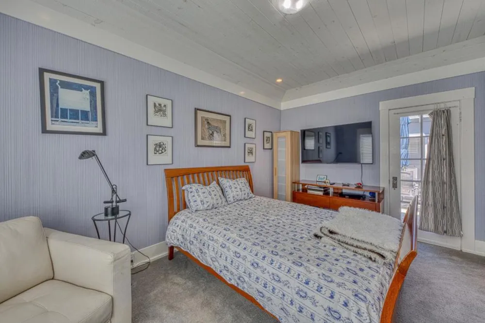 870 Doud Street Monterey, CA 93940