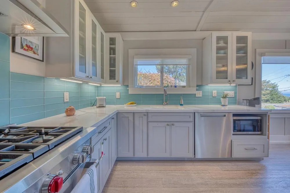 870 Doud Street Monterey, CA 93940
