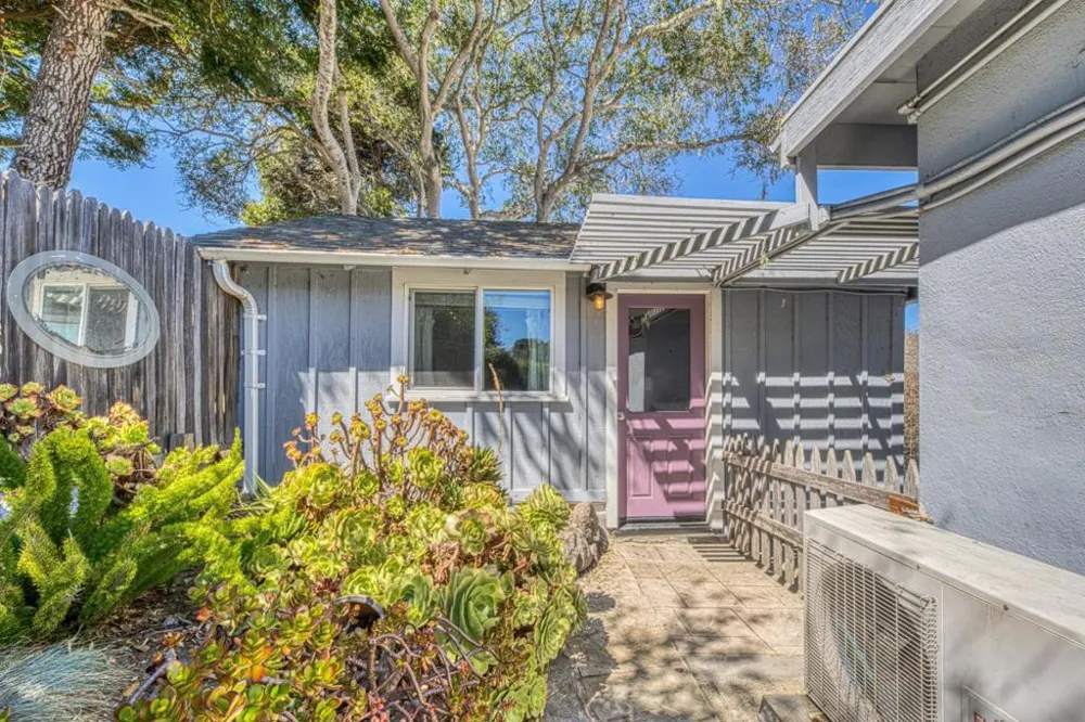 870 Doud Street Monterey, CA 93940