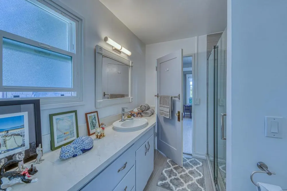 870 Doud Street Monterey, CA 93940
