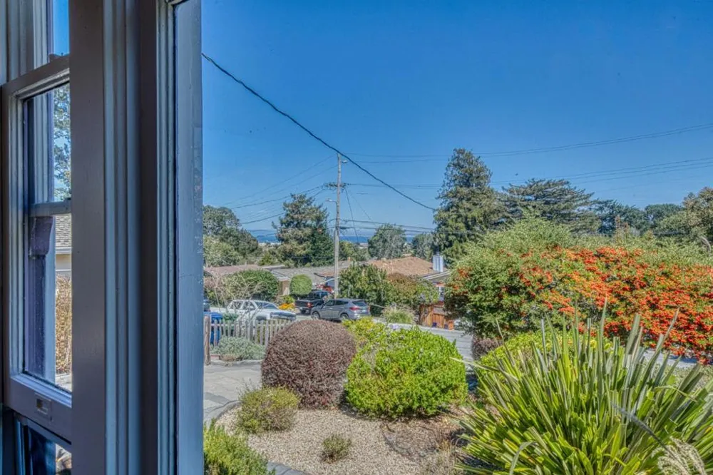 870 Doud Street Monterey, CA 93940