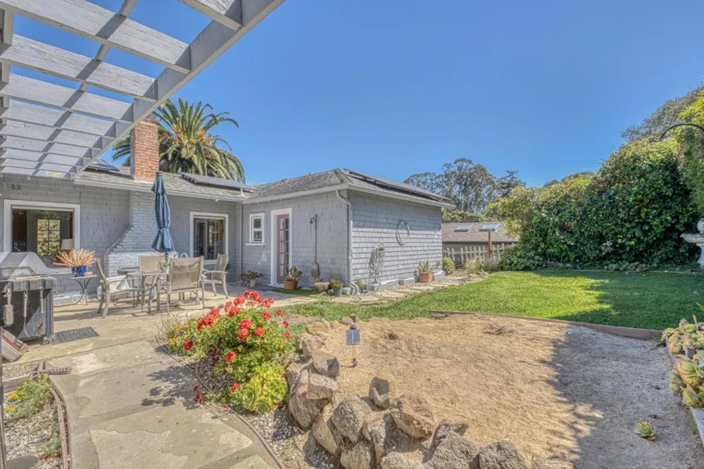 870 Doud Street Monterey, CA 93940