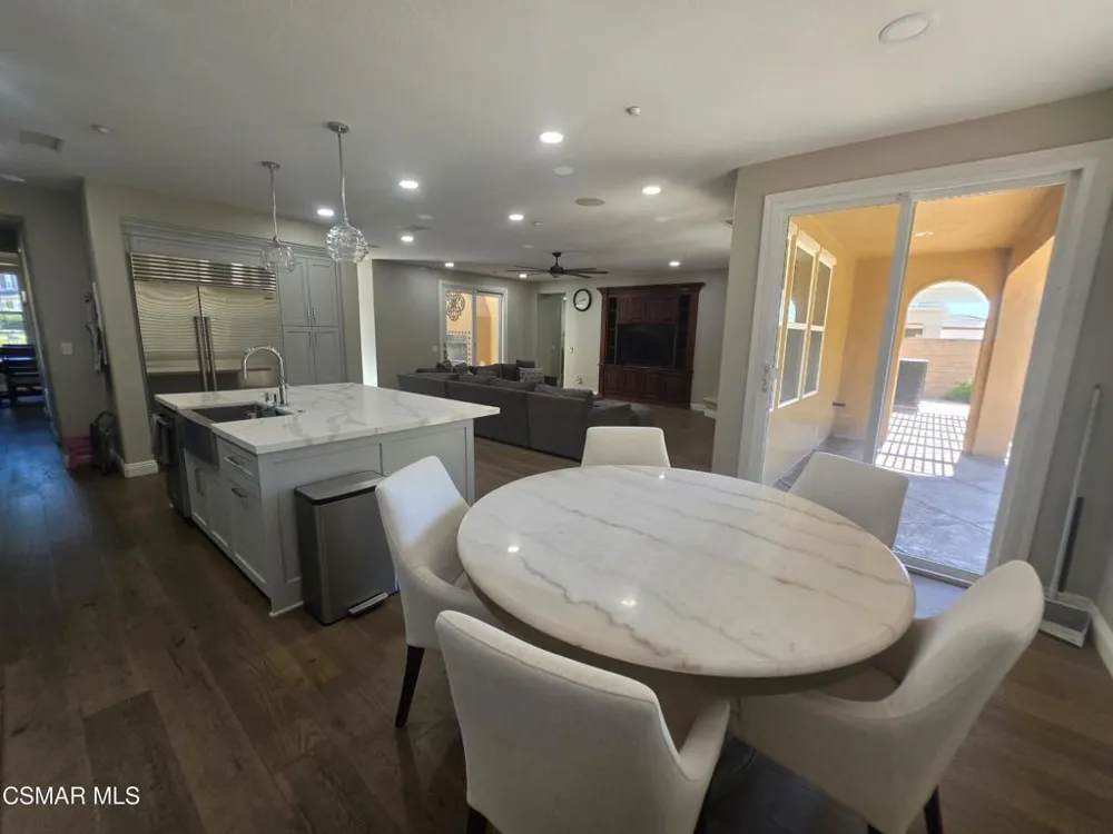 6891 Breezy Glen Drive Moorpark, CA 93021