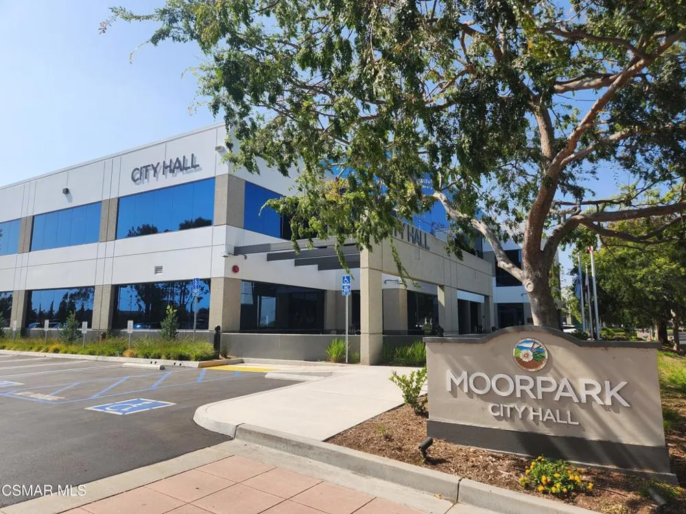 6891 Breezy Glen Drive Moorpark, CA 93021