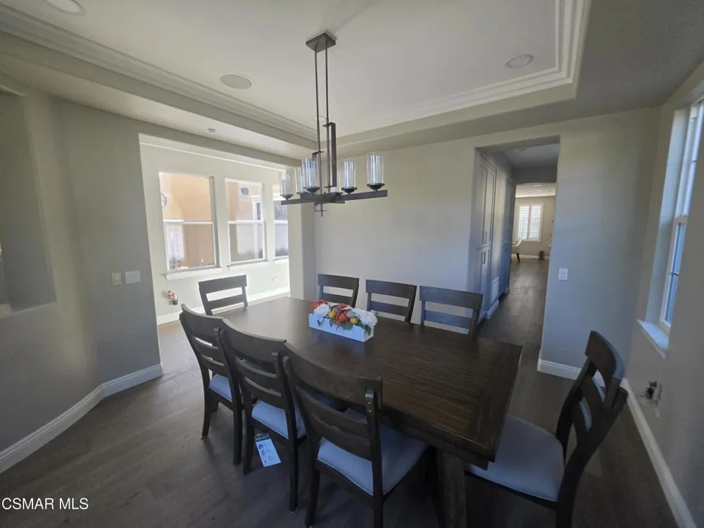 6891 Breezy Glen Drive Moorpark, CA 93021