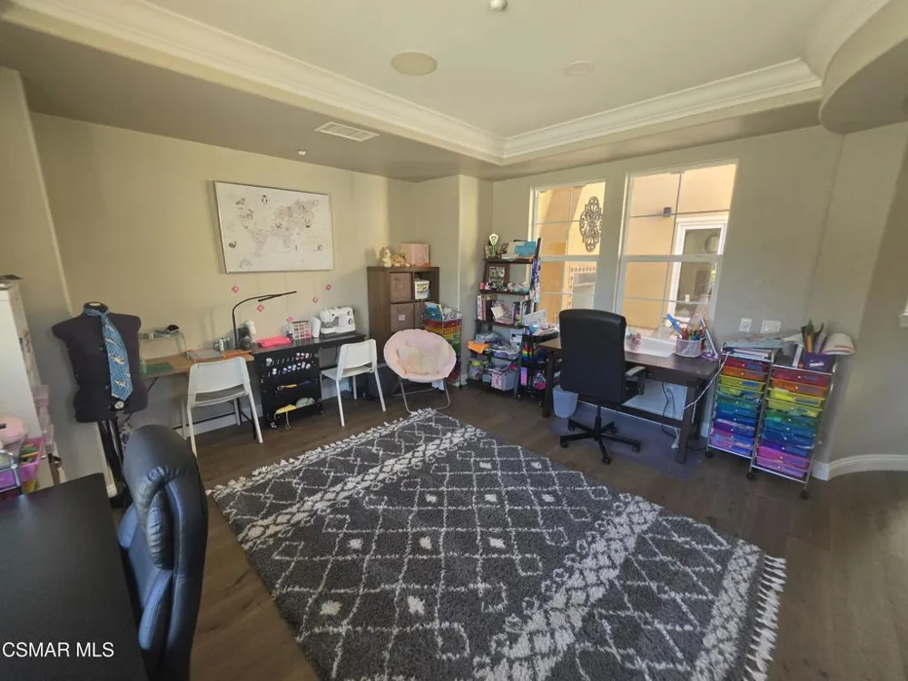 6891 Breezy Glen Drive Moorpark, CA 93021