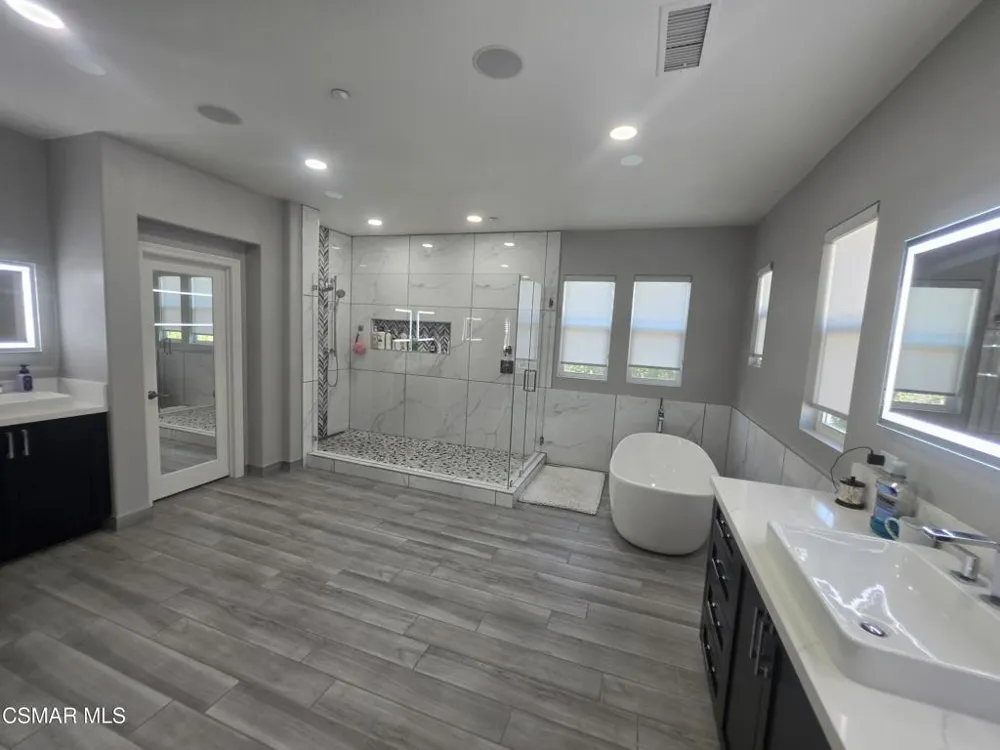 6891 Breezy Glen Drive Moorpark, CA 93021