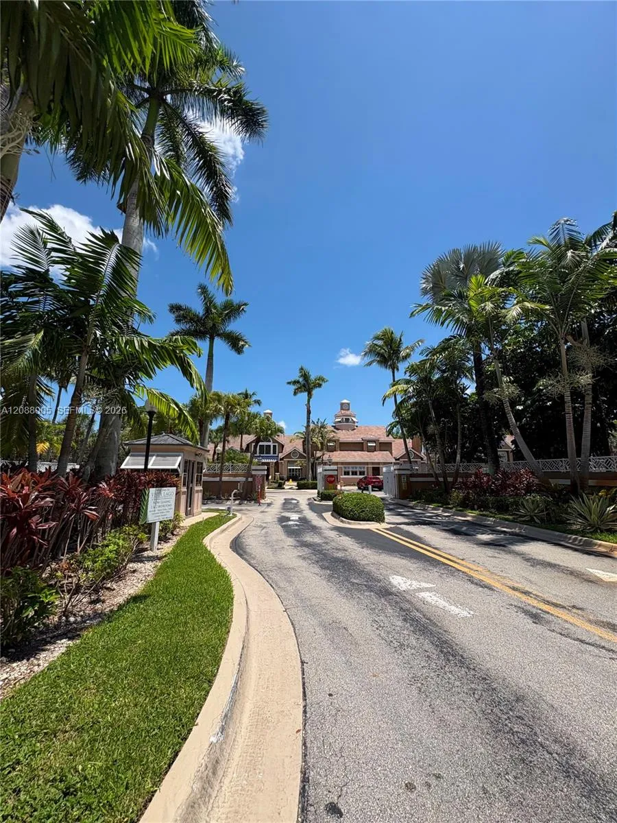 15570 SW 105th LN #1715 Miami, FL 33196