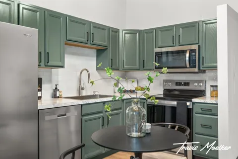 940 Monroe Avenue NW #127
