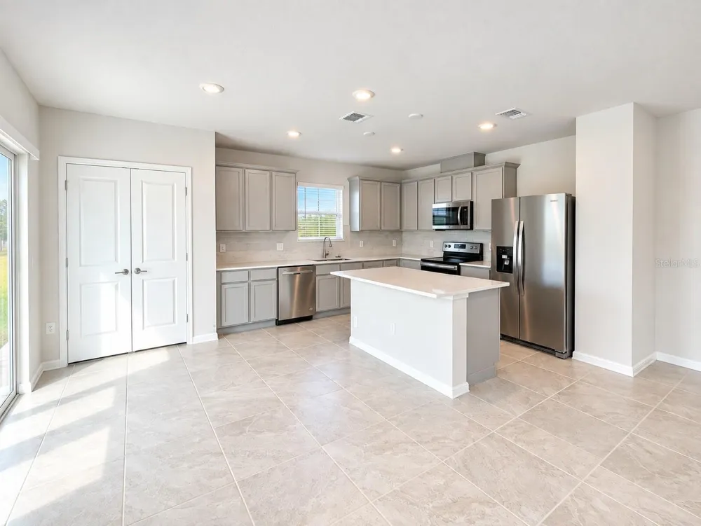 2250 LOVELY LANE Davenport, FL 33896