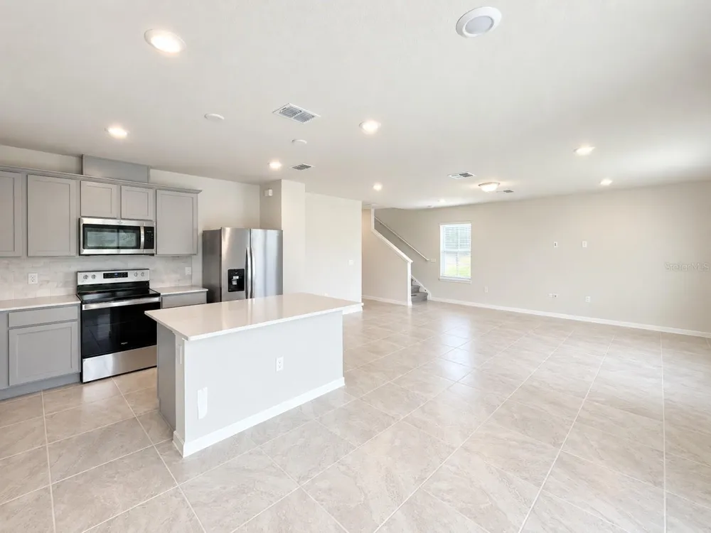 2250 LOVELY LANE Davenport, FL 33896