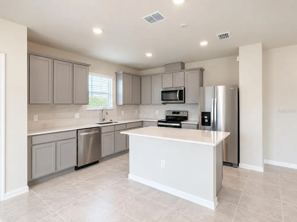 2250 LOVELY LANE Davenport, FL 33896