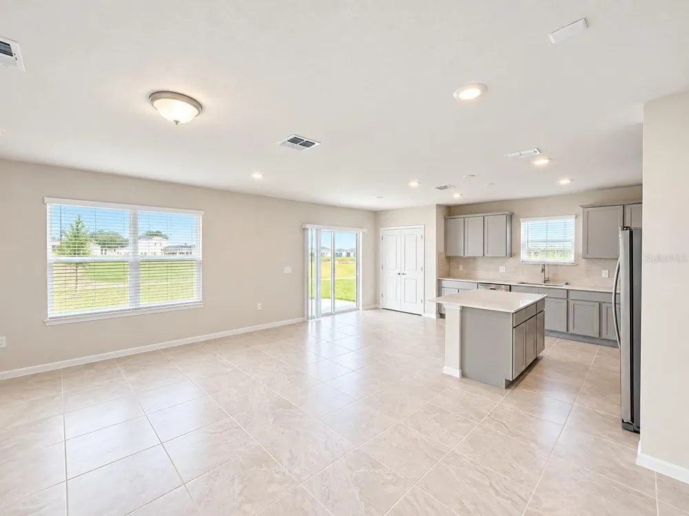 2250 LOVELY LANE Davenport, FL 33896