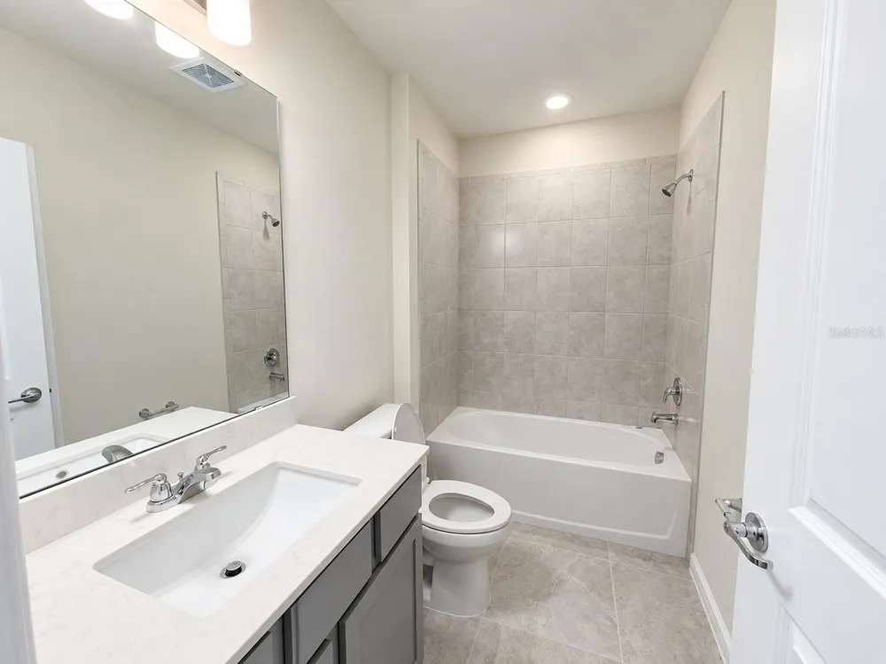 2250 LOVELY LANE Davenport, FL 33896