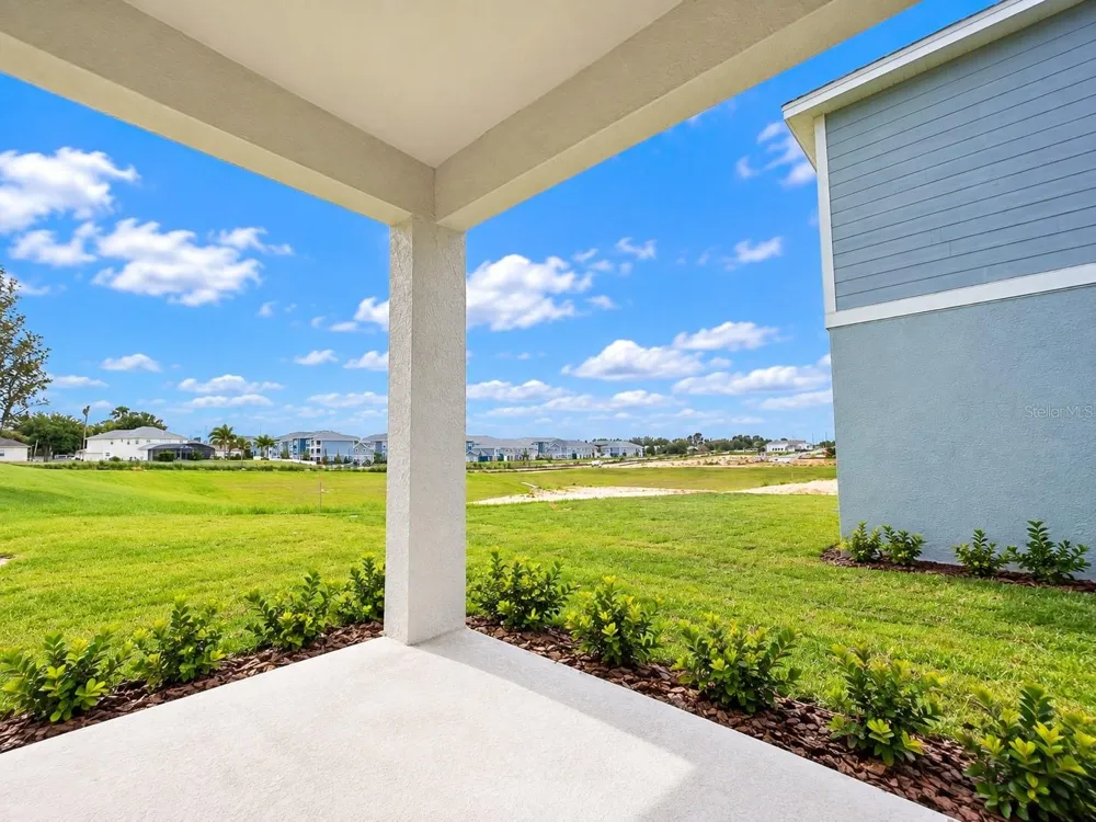 2250 LOVELY LANE Davenport, FL 33896