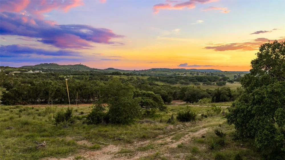 8 Sunset View Court Johnson City, TX 78636