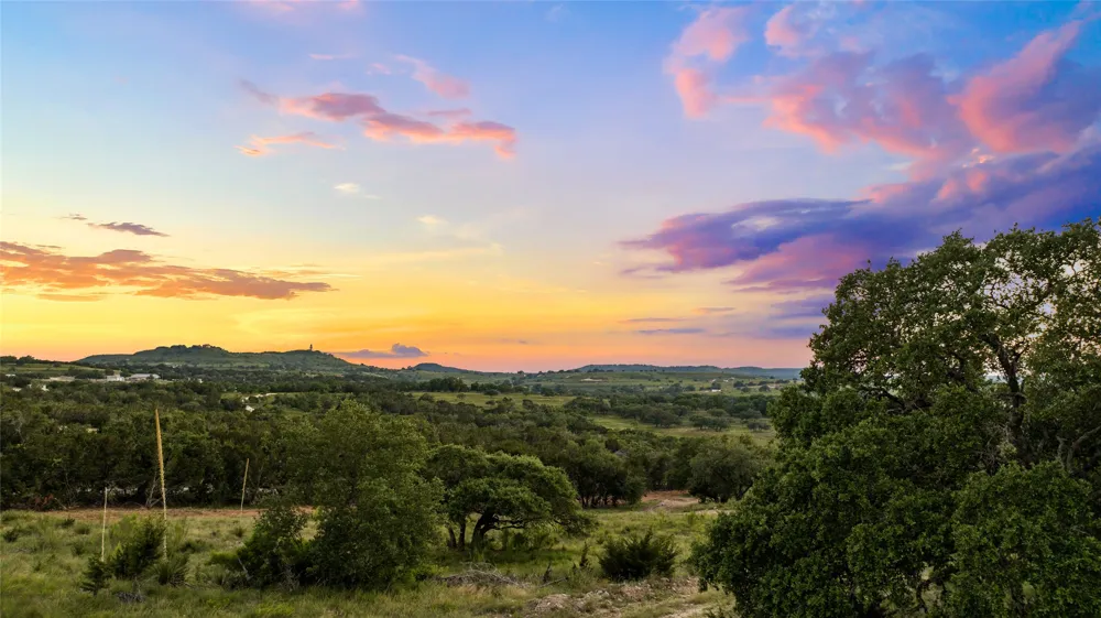 8 Sunset View Court Johnson City, TX 78636