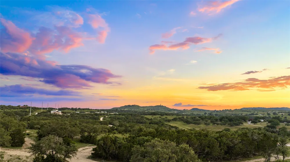 8 Sunset View Court Johnson City, TX 78636