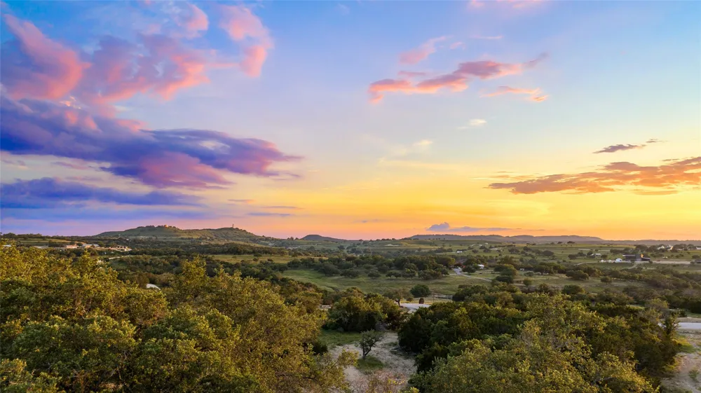 8 Sunset View Court Johnson City, TX 78636