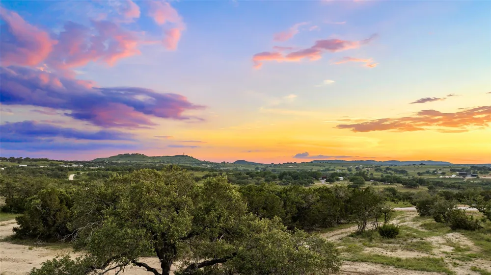 8 Sunset View Court Johnson City, TX 78636