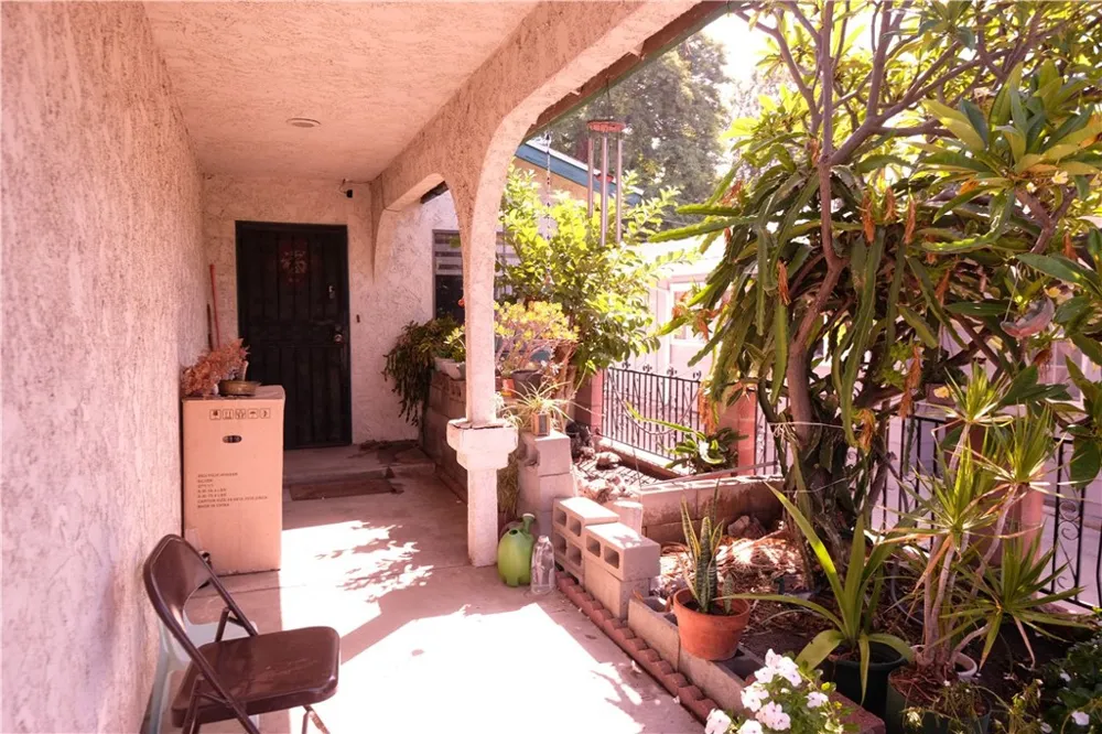 310 Branch Los Angeles, CA 90042