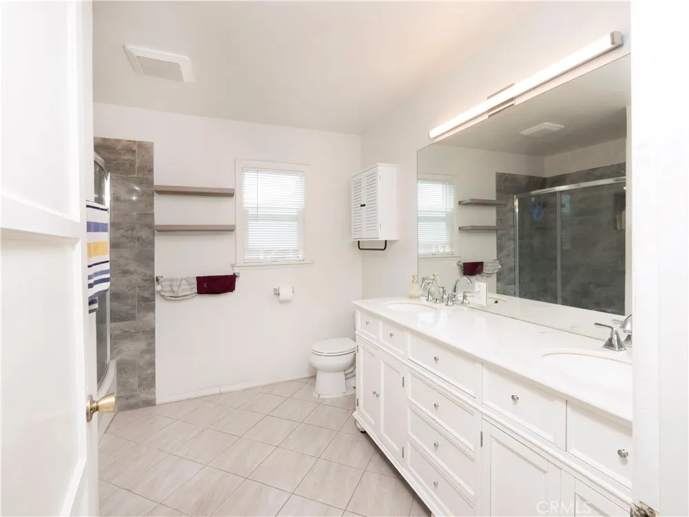 6925 Osbun Highland, CA 92404