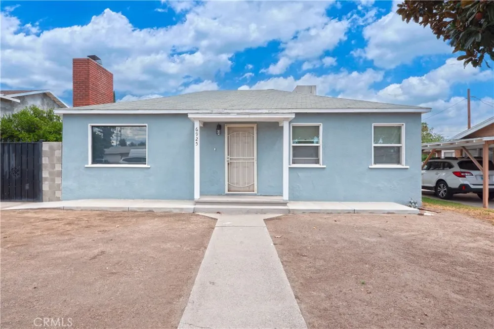 6925 Osbun Highland, CA 92404