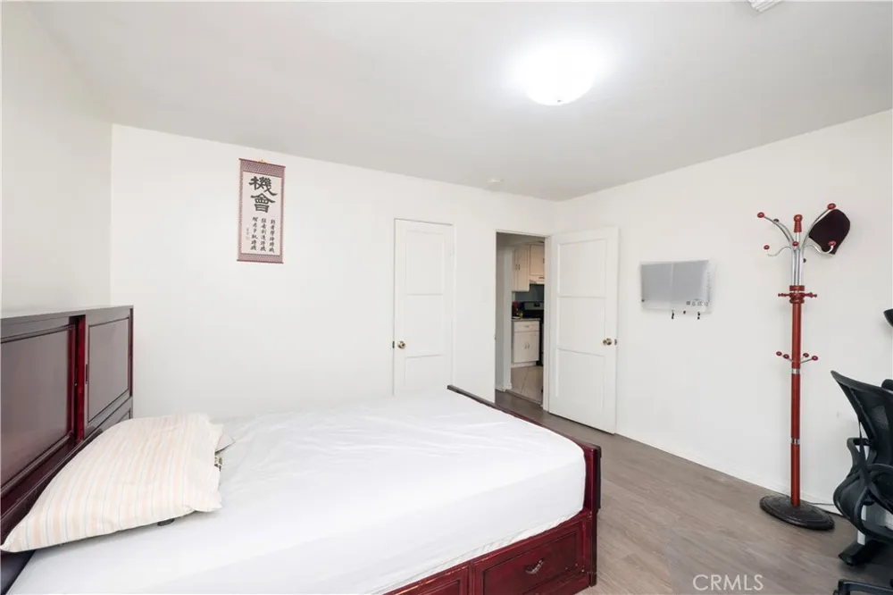 6925 Osbun Highland, CA 92404