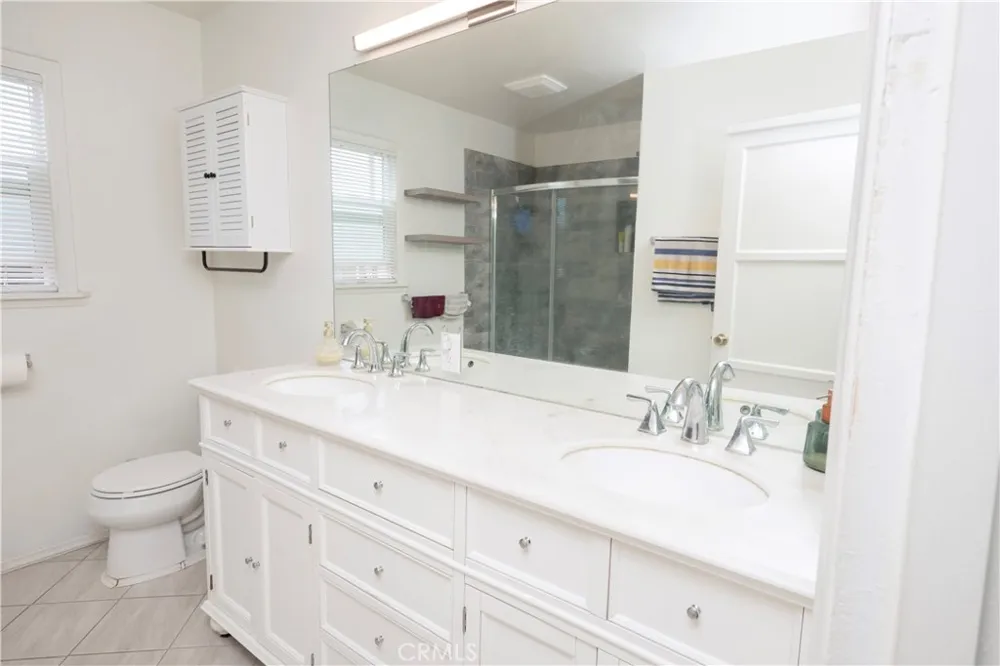 6925 Osbun Highland, CA 92404