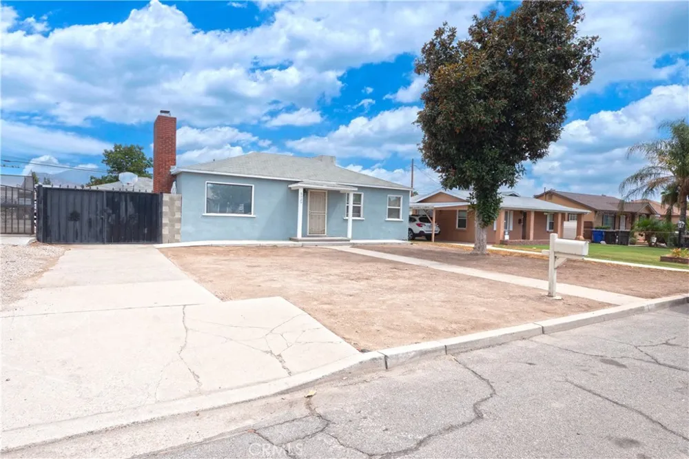 6925 Osbun Highland, CA 92404