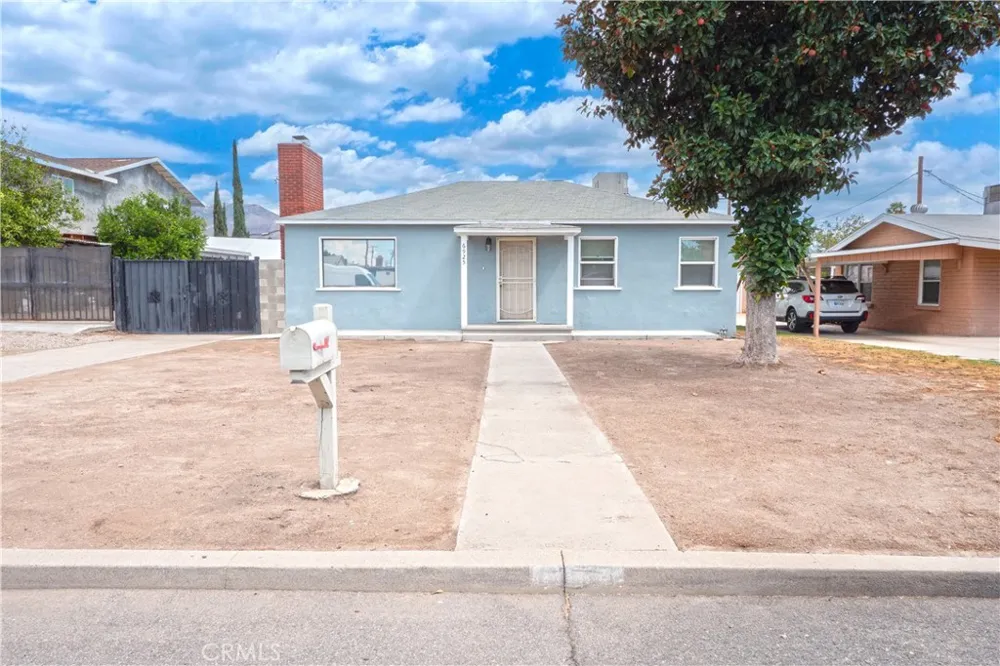 6925 Osbun Highland, CA 92404