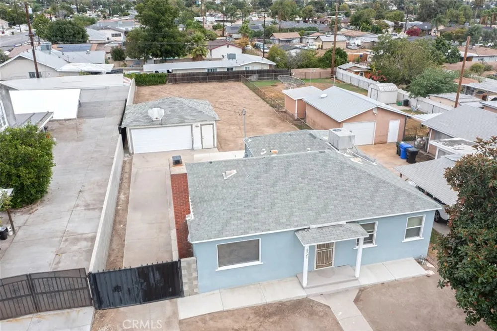6925 Osbun Highland, CA 92404