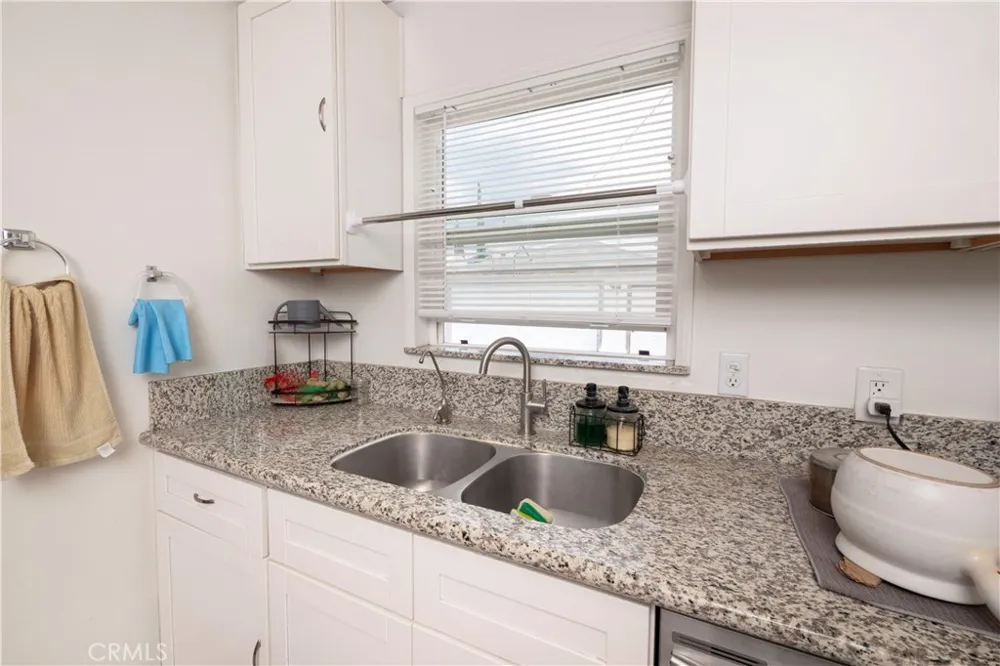 6925 Osbun Highland, CA 92404