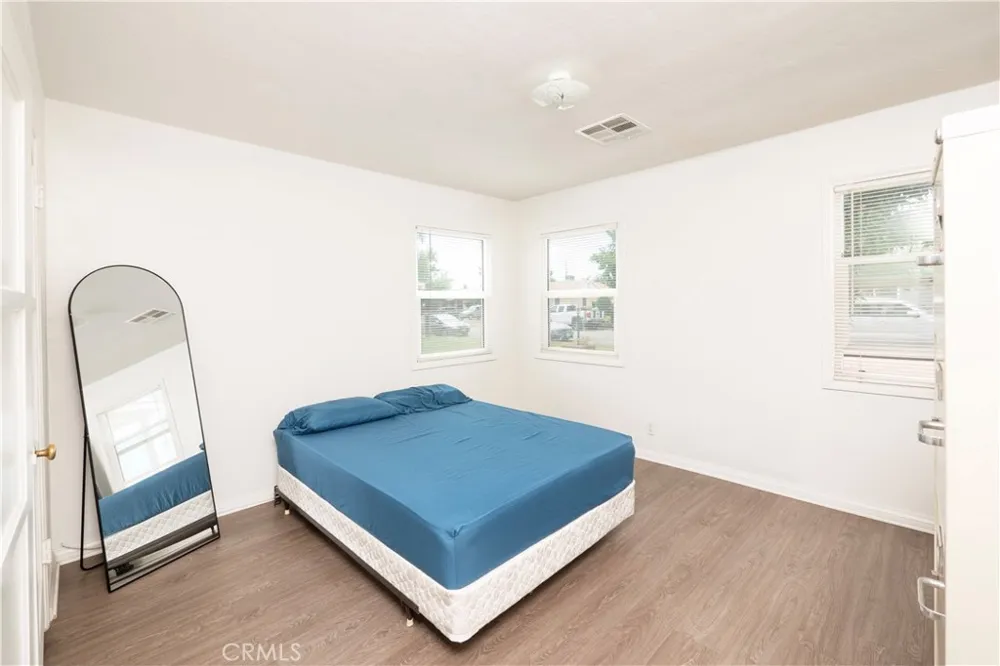 6925 Osbun Highland, CA 92404