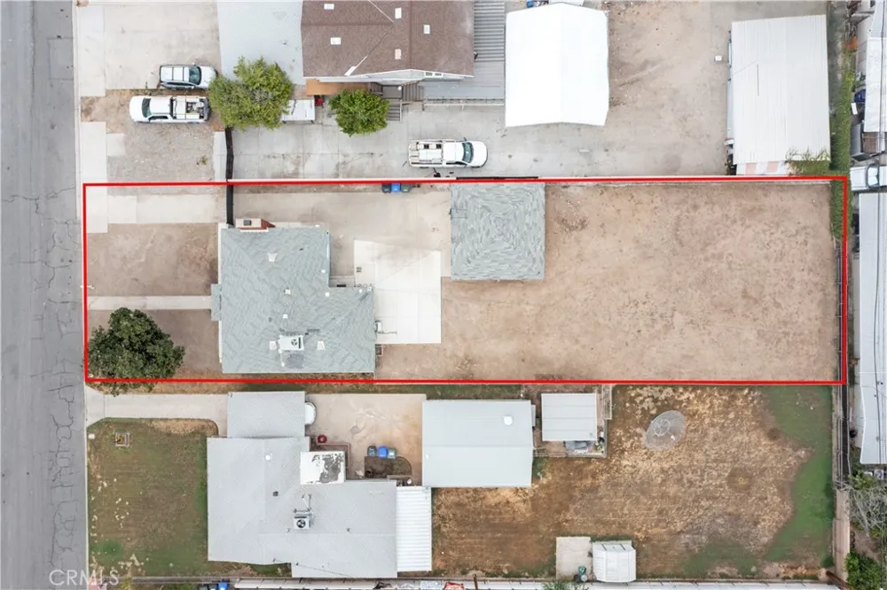 6925 Osbun Highland, CA 92404