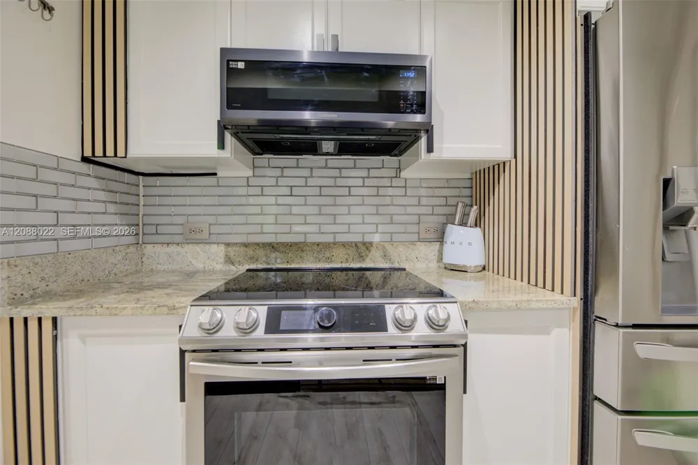 2775 NE 187th St #215 Aventura, FL 33180